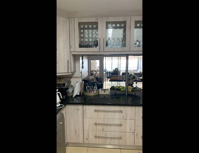 3 BEDROOM APARTMENT TO LET IN NEWSEL BEACH